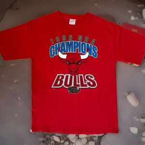 Vintage Chicago Bulls Shirt XL Red 1996 NBA Finals Champs Miro Michael Jordan